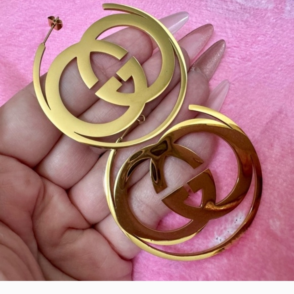Gucci Gold Logo Hoop Earrings - Picture 2 of 2